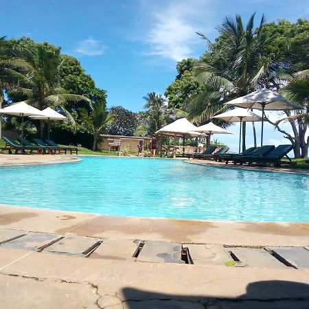 Coral Beach Resort Diani Beach Esterno foto