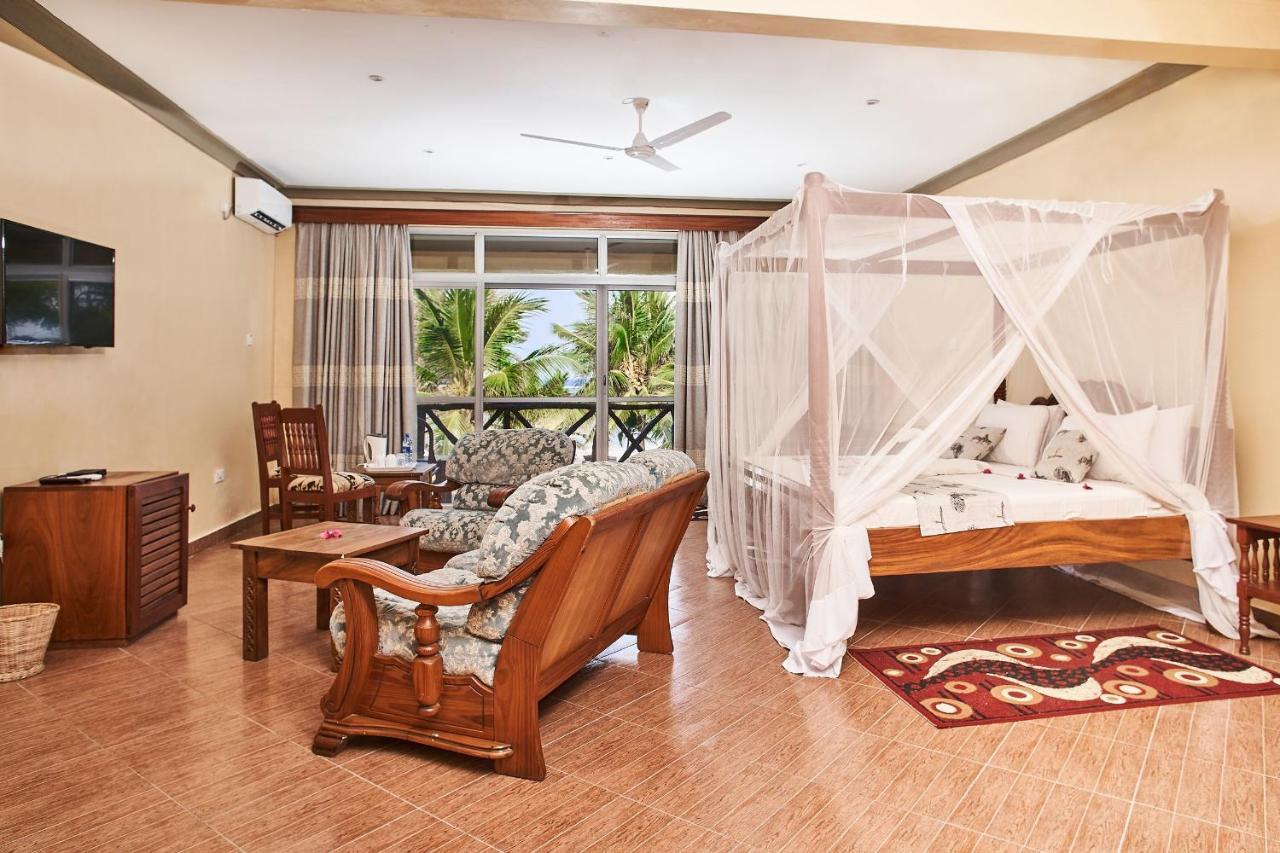 Coral Beach Resort Diani Beach Esterno foto