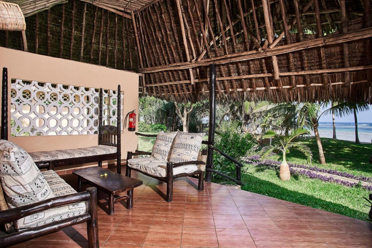 Coral Beach Resort Diani Beach Esterno foto