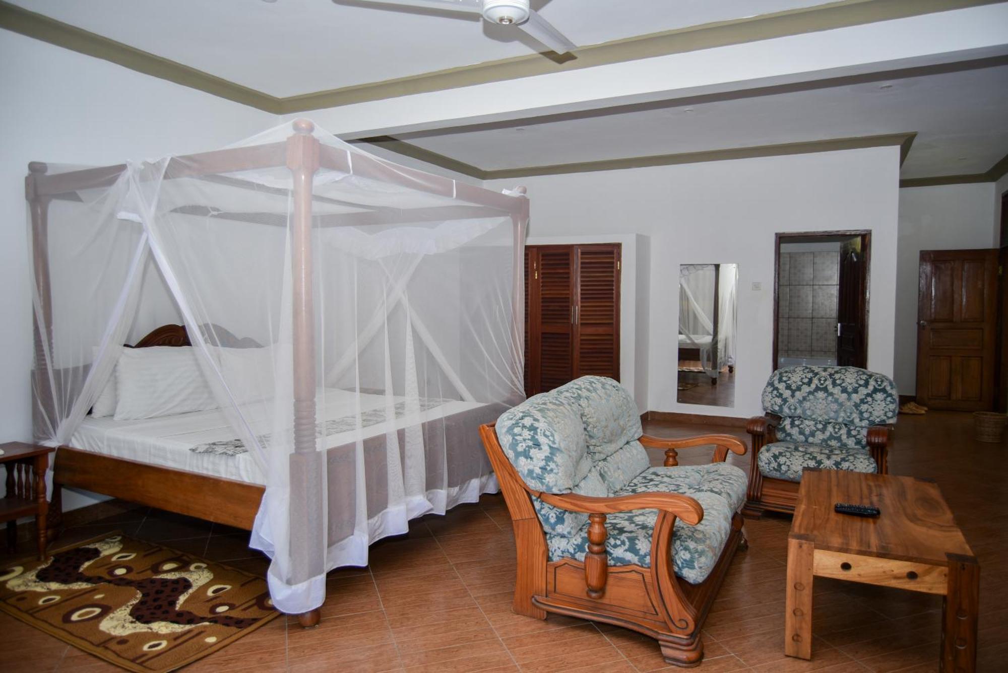Coral Beach Resort Diani Beach Esterno foto